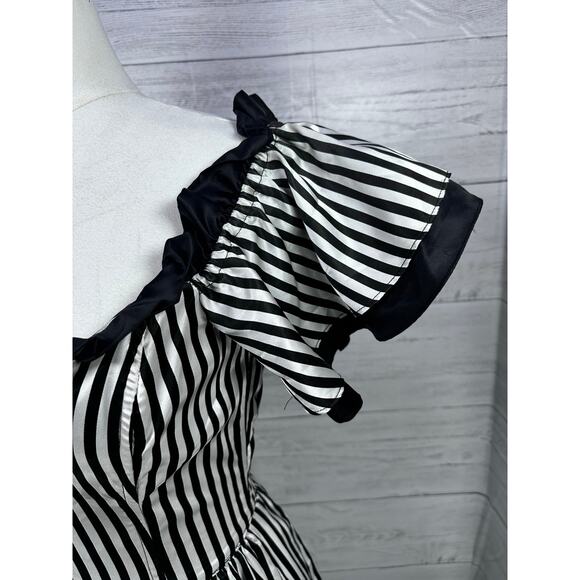VTG 70s Gunne Sax black white stripe Women dress size 5 whimsygoth emo grunge - Picture 14 of 15